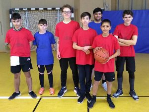Read more about the article Die Klassen 7-9 beim Basketballturnier